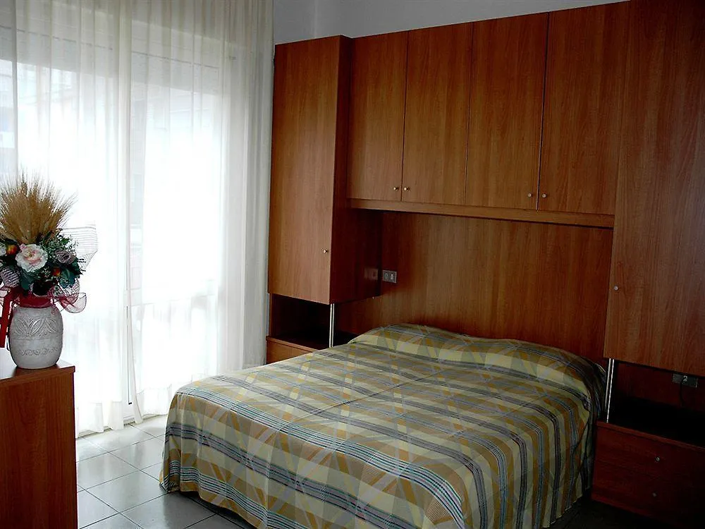 Pensione Villa Joli Τζεσόλο Λίντο 2*,